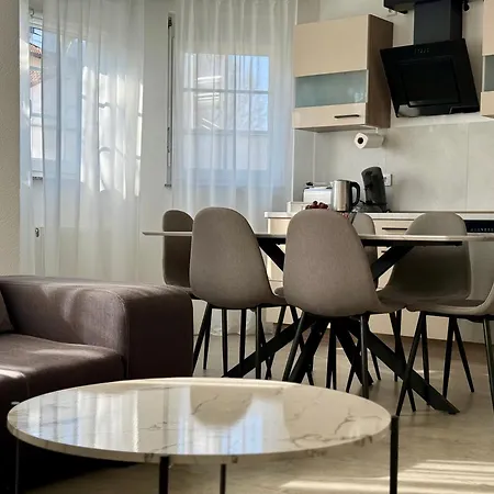 Luxurysix Europapark Rulantica Apartman *